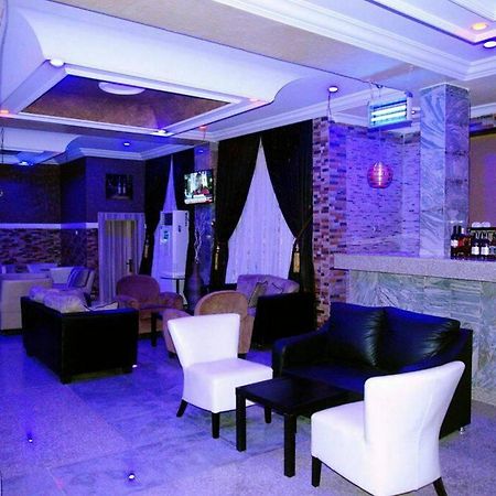 Room In Lodge - Hampton Towers Spa أسابا المظهر الخارجي الصورة