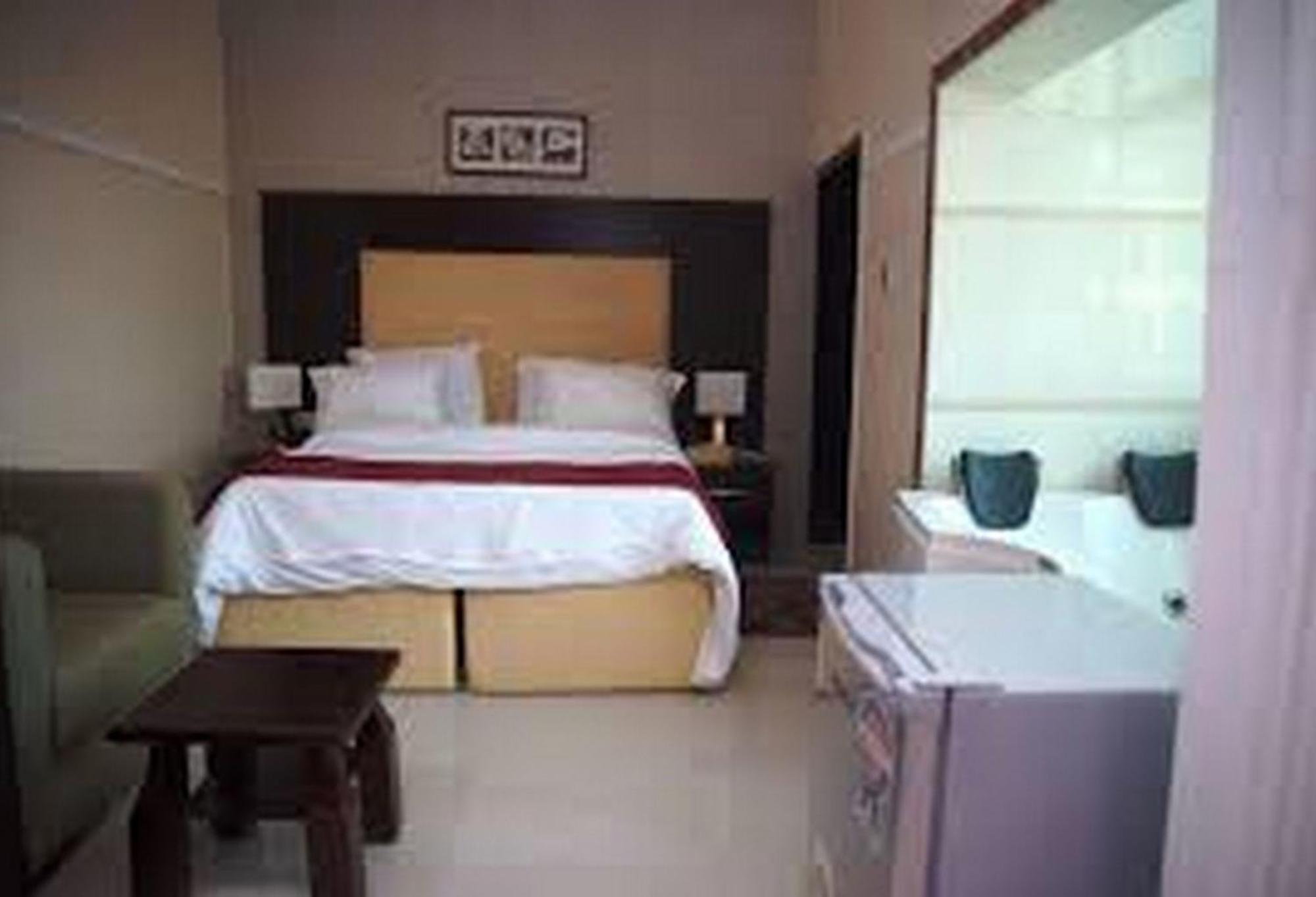 Room In Lodge - Hampton Towers Spa أسابا المظهر الخارجي الصورة